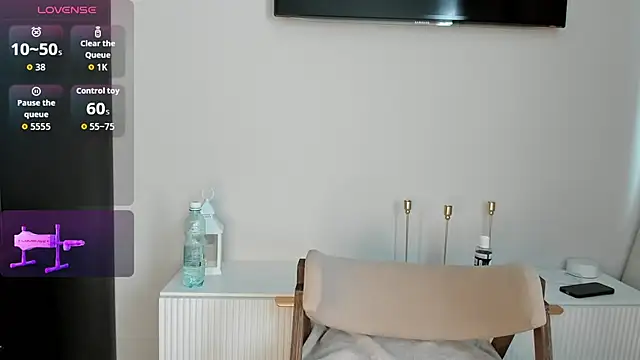 Snapshot of JennyRosh chatting on 09.30.25 JennyRosh online show from 09.30.25