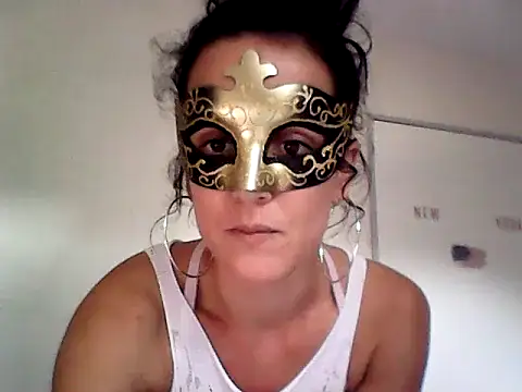 Snapshot of Masquegirlmysterious chatting on 09.30.25 Masquegirlmysterious online show from 09.30.25