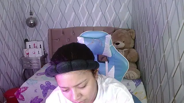 NicolleTaylor online show from 02.25.25