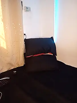 Isabella Du online show from 12.22.24