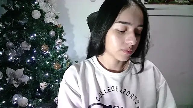 Snapshot of aineangeel chatting on 12.19.24 aineangeel online show from 12.19.24