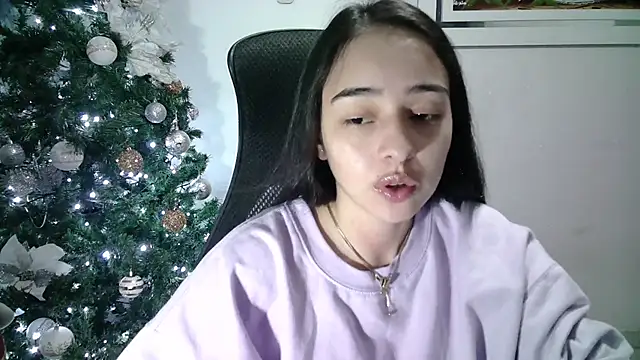 Snapshot of aineangeel chatting on 12.29.24 aineangeel online show from 12.29.24