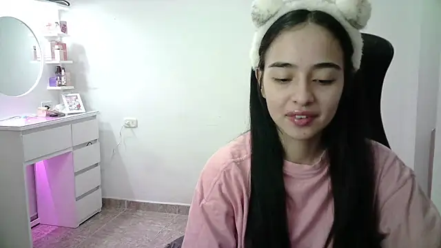 Snapshot of aineangeel chatting on 01.15.26 aineangeel online show from 01.15.26