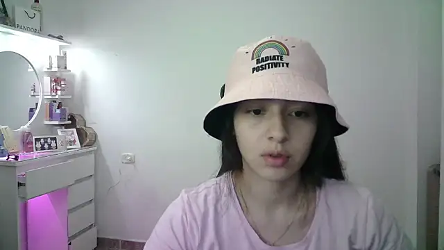Snapshot of aineangeel chatting on 04.21.26 aineangeel online show from 04.21.26