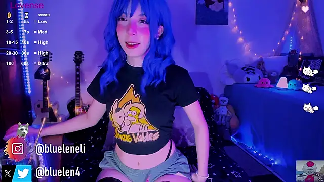 Snapshot of bluelen chatting on 02.01.25 bluelen online show from 02.01.25