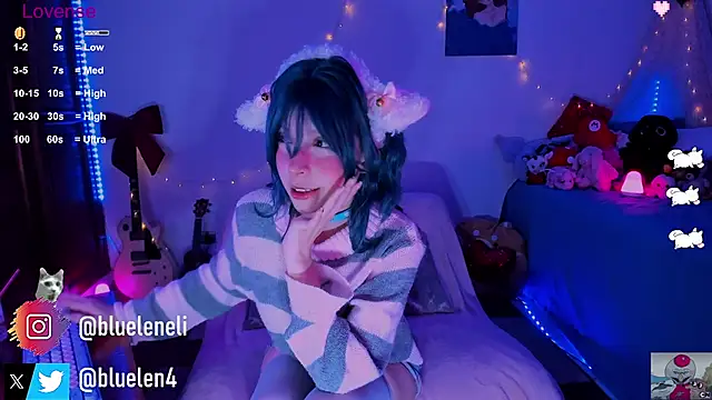 Snapshot of bluelen chatting on 02.21.25 bluelen online show from 02.21.25