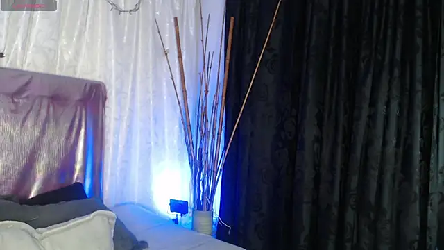 Snapshot of megan_lover chatting on 10.15.25 megan lover online show from 10.15.25