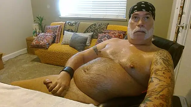 musclebearnips online show from 10.21.25