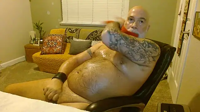 musclebearnips online show from 11.17.25