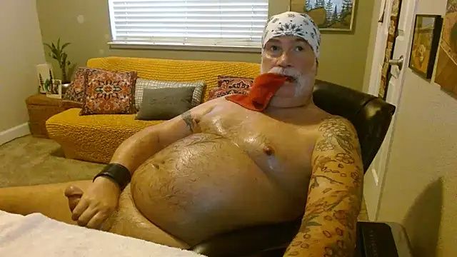 musclebearnips online show from 11.21.25