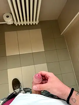 Snapshot of Diegodaddy01 chatting on 09.21.25 Diegodaddy01 online show from 09.21.25