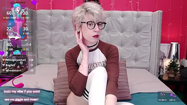 Snapshot of _Moonlight_t chatting on 12.23.24 Moonlight t online show from 12.23.24