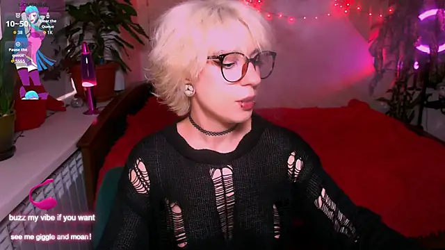 Snapshot of _Moonlight_t chatting on 09.19.25 Moonlight t online show from 09.19.25