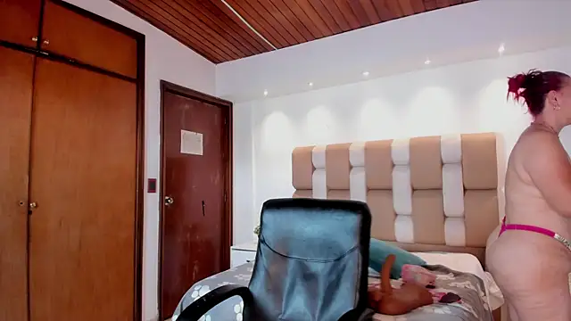 victoria mooree online show from 01.09.26