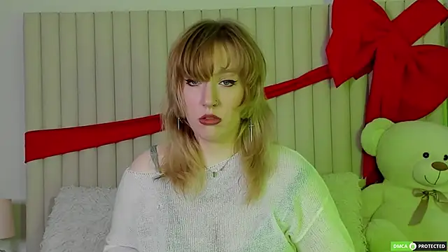 Snapshot of RachelCart chatting on 06.17.26 RachelCart online show from 06.17.26