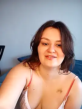 Snapshot of BlackCurly chatting on 01.05.25 BlackCurly online show from 01.05.25