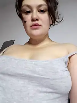 Snapshot of BlackCurly chatting on 10.12.25 BlackCurly online show from 10.12.25