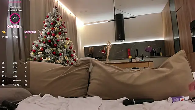 Snapshot of _Monic_ chatting on 01.06.25 Monic online show from 01.06.25