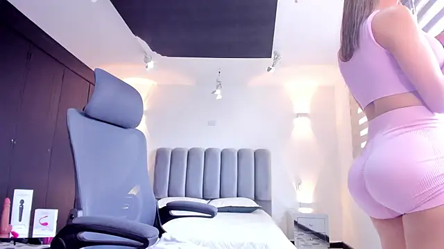 AnaRuiz online show from 02.20.25