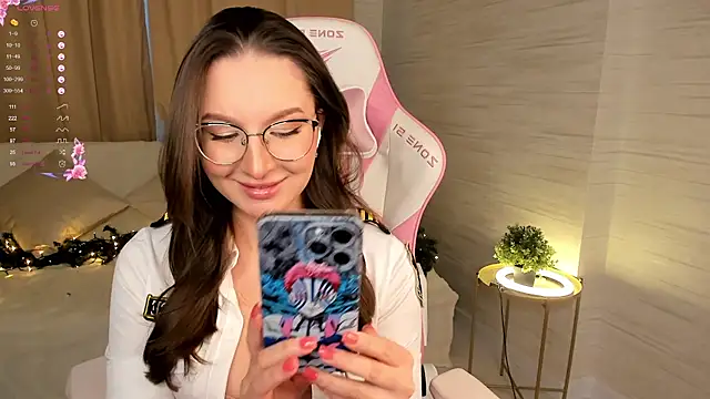 Snapshot of AnnikaAllison chatting on 11.12.25 AnnikaAllison online show from 11.12.25