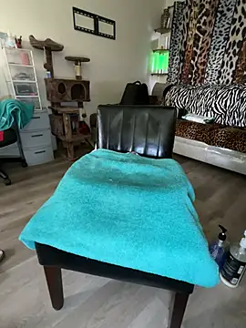 Snapshot of fatfabulous1981 chatting on 02.14.25 fatfabulous1981 online show from 02.14.25