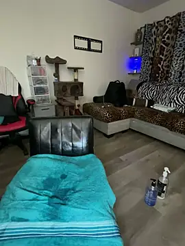 Snapshot of fatfabulous1981 chatting on 02.14.25 fatfabulous1981 online show from 02.14.25