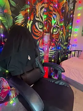 Snapshot of fatfabulous1981 chatting on 03.15.25 fatfabulous1981 online show from 03.15.25