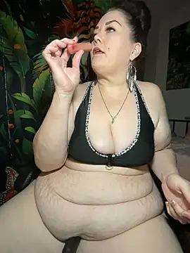 Snapshot of fatfabulous1981 chatting on 03.21.25 fatfabulous1981 online show from 03.21.25