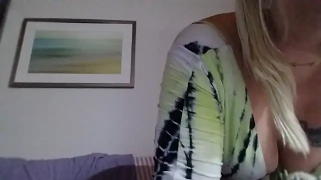 Snapshot of SexxxiLexiiii chatting on 08.04.26 SexxxiLexiiii online show from 08.04.26