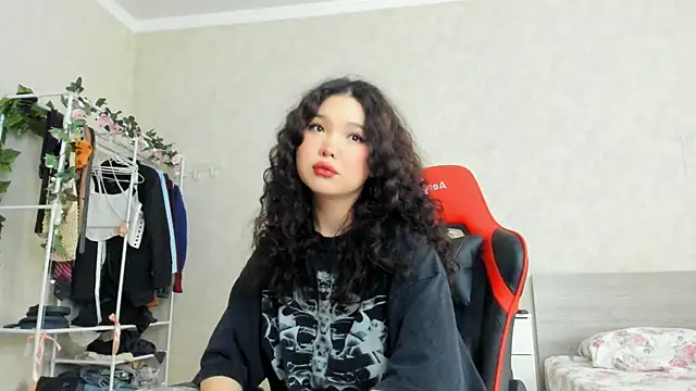 Snapshot of wastforu chatting on 02.16.25 wastforu online show from 02.16.25