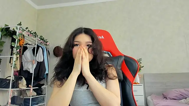 Snapshot of wastforu chatting on 02.24.25 wastforu online show from 02.24.25