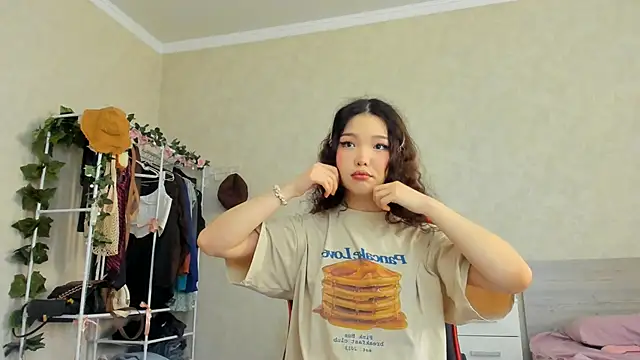 Snapshot of wastforu chatting on 03.18.25 wastforu online show from 03.18.25