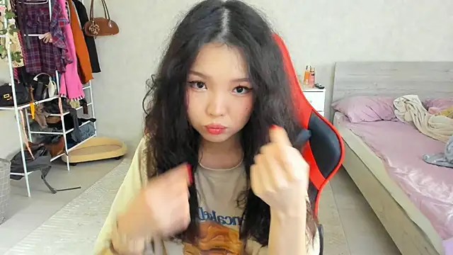 Snapshot of wastforu chatting on 11.13.25 wastforu online show from 11.13.25