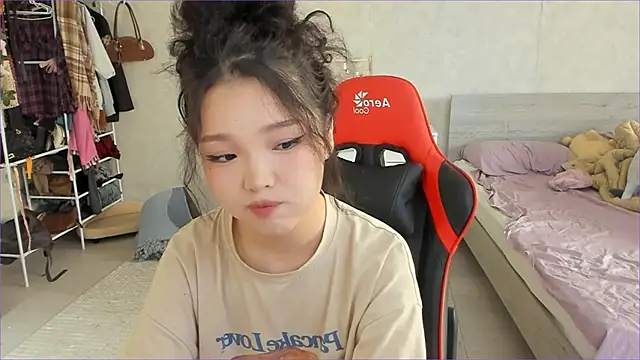 Snapshot of wastforu chatting on 11.19.25 wastforu online show from 11.19.25