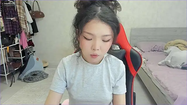 Snapshot of wastforu chatting on 11.20.25 wastforu online show from 11.20.25