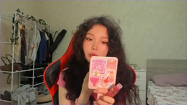 Snapshot of wastforu chatting on 03.04.26 wastforu online show from 03.04.26