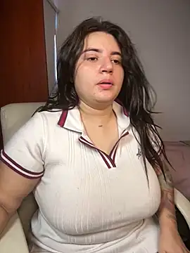 Snapshot of horny_roomiess chatting on 06.18.26 horny roomiess online show from 06.18.26