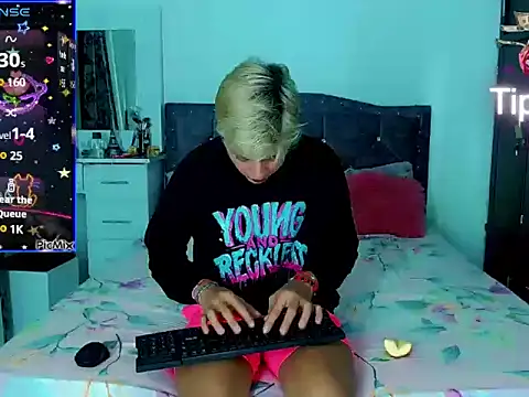 Liamscott  online show from 03.21.25