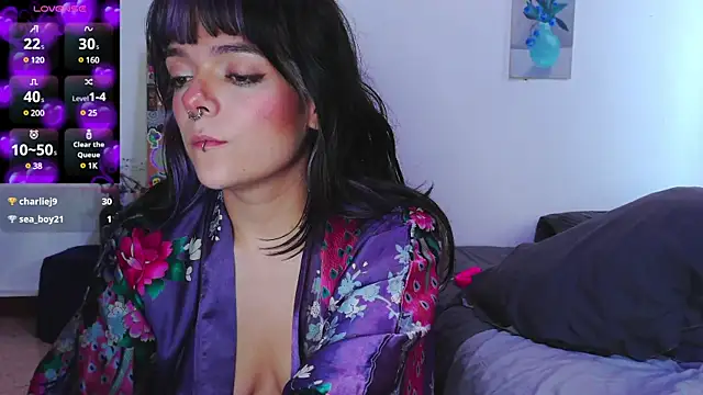 Snapshot of purple_em69 chatting on 12.14.24 purple em69 online show from 12.14.24