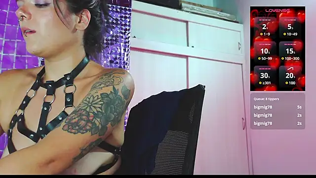 Snapshot of purple_em69 chatting on 03.02.25 purple em69 online show from 03.02.25