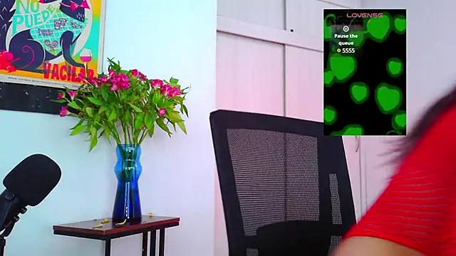 Snapshot of purple_em69 chatting on 03.20.25 purple em69 online show from 03.20.25