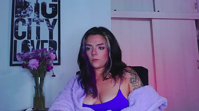 Snapshot of purple_em69 chatting on 09.20.25 purple em69 online show from 09.20.25