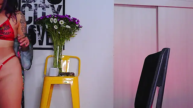 Snapshot of purple_em69 chatting on 10.16.25 purple em69 online show from 10.16.25