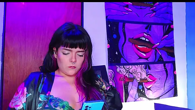 Snapshot of purple_em69 chatting on 07.07.26 purple em69 online show from 07.07.26