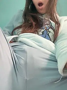 Snapshot of rossana99_ chatting on 10.19.25 rossana99  online show from 10.19.25