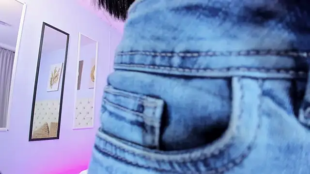 sarah cruzz  online show from 12.10.24