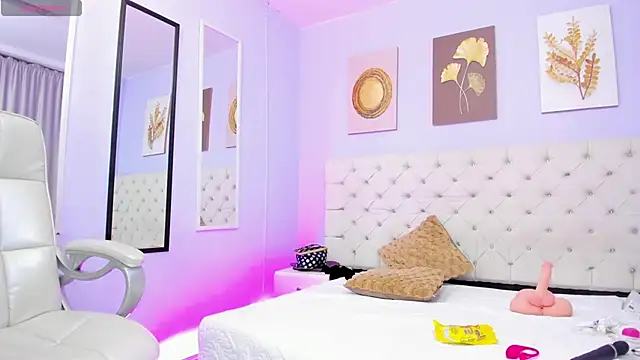 sarah cruzz  online show from 12.13.24