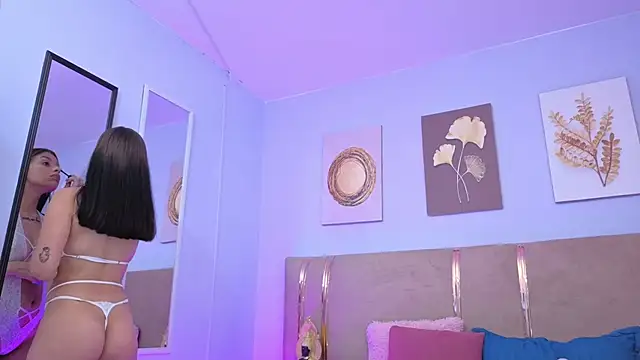 sarah cruzz  online show from 11.22.25