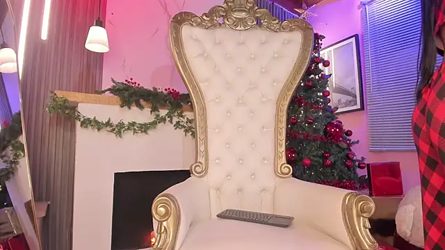 Snapshot of Alisse_Miller chatting on 12.02.25 Alisse Miller online show from 12.02.25