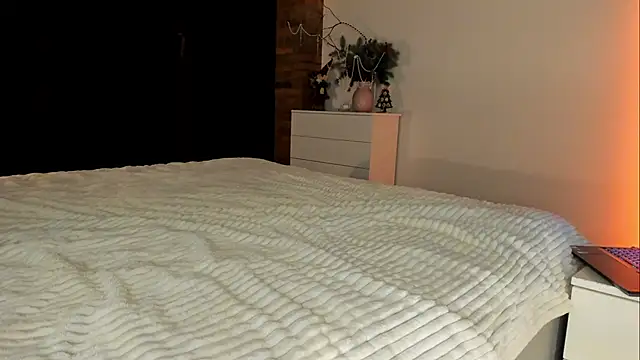 Snapshot of Rachel_Rey chatting on 12.18.25 Rachel Rey online show from 12.18.25